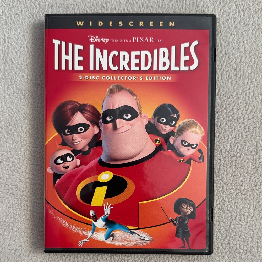 Disney Pixar The Incredibles & The Incredibles 2 DVD & BLU RAY Set - Picture 3 of 10